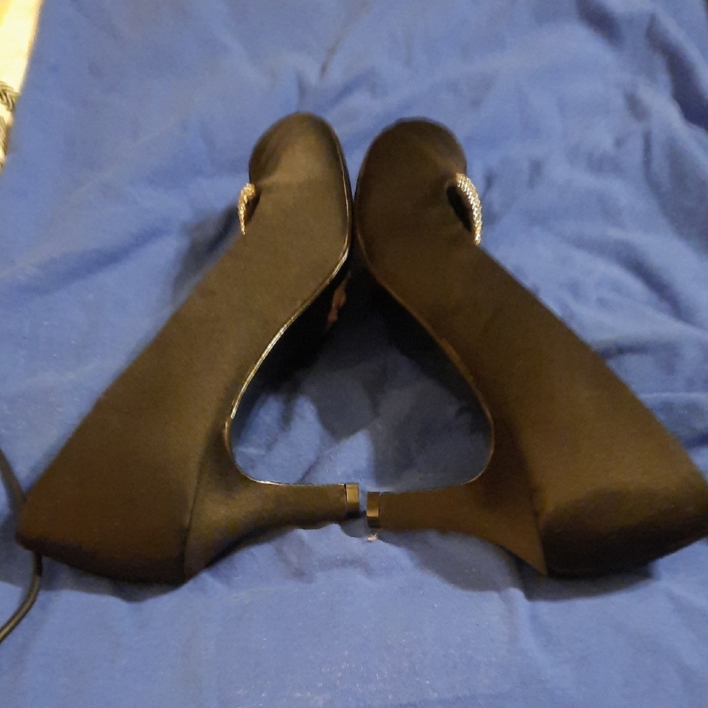 Dressbarn Black Peep-Toe Heels with Medium Heel - Picture 6 of 8